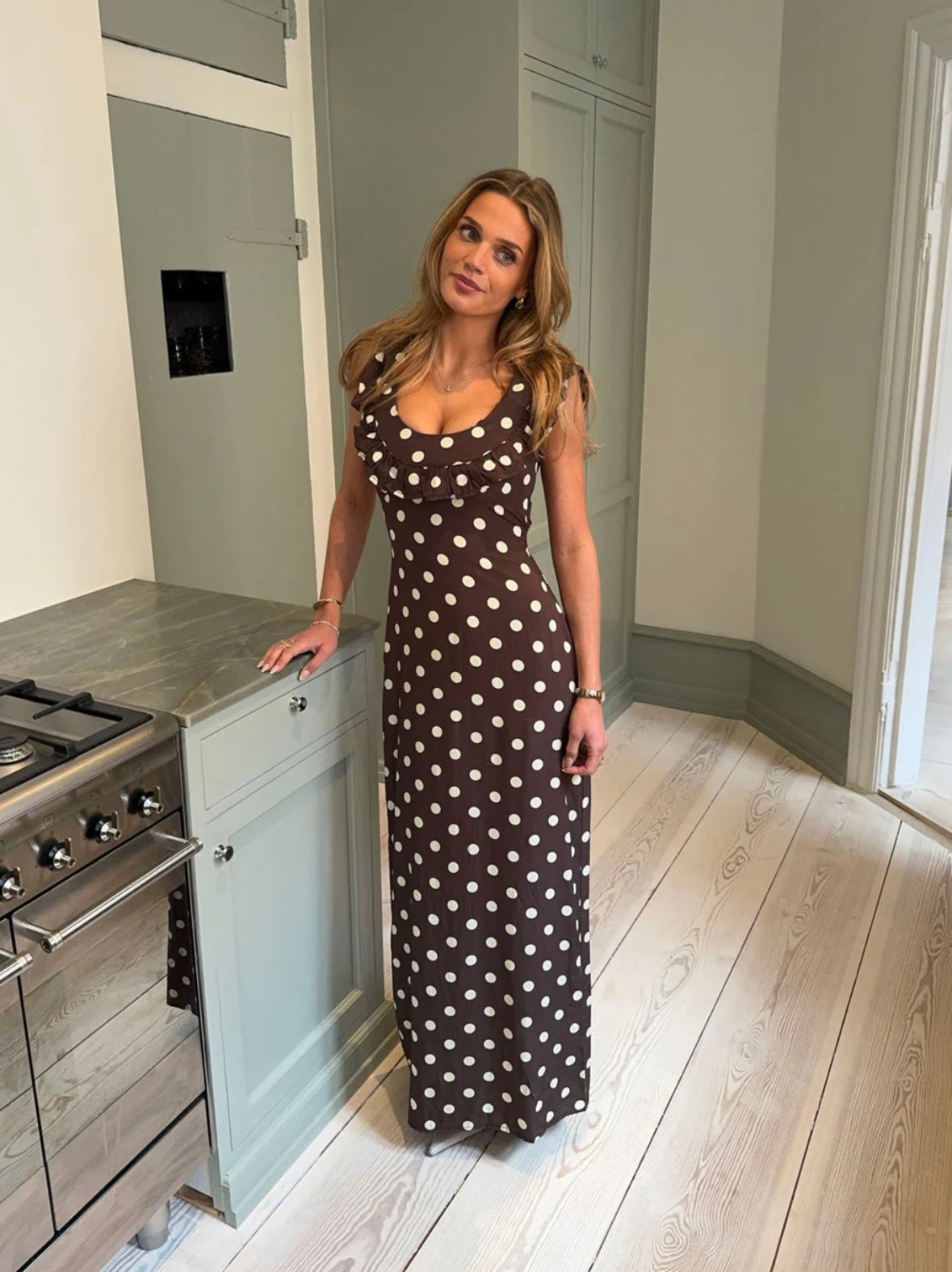 Design by Si Luna dress with polka dots in Brown